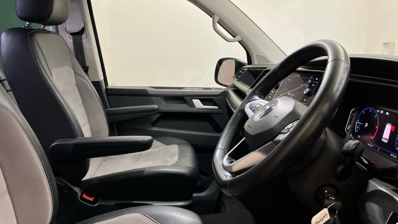 Volkswagen Caravelle 2.0 TDI Executive 199 4MOTION 5dr DSG Diesel Estate